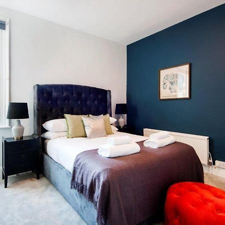 Modern Family Home In London Close To Amenities And Train المظهر الخارجي الصورة