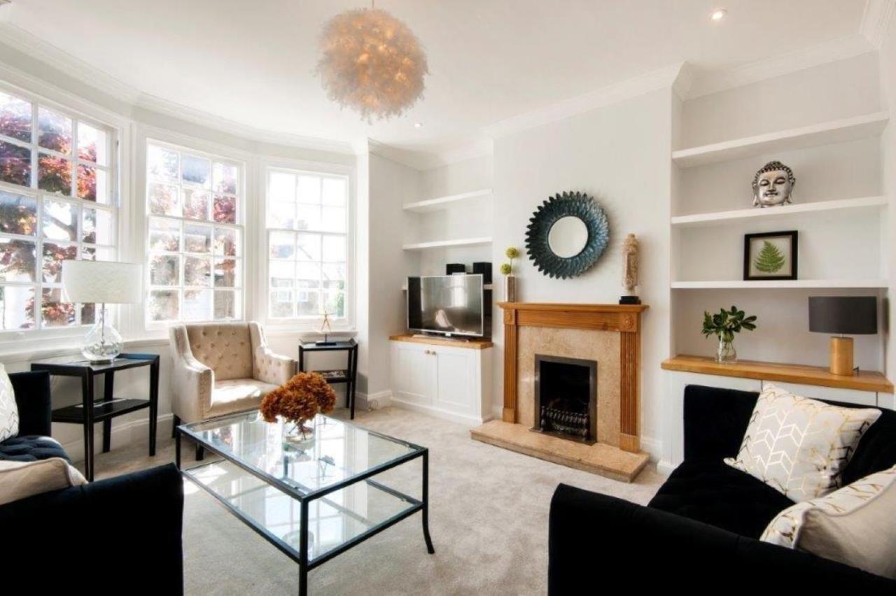 Modern Family Home In London Close To Amenities And Train المظهر الخارجي الصورة